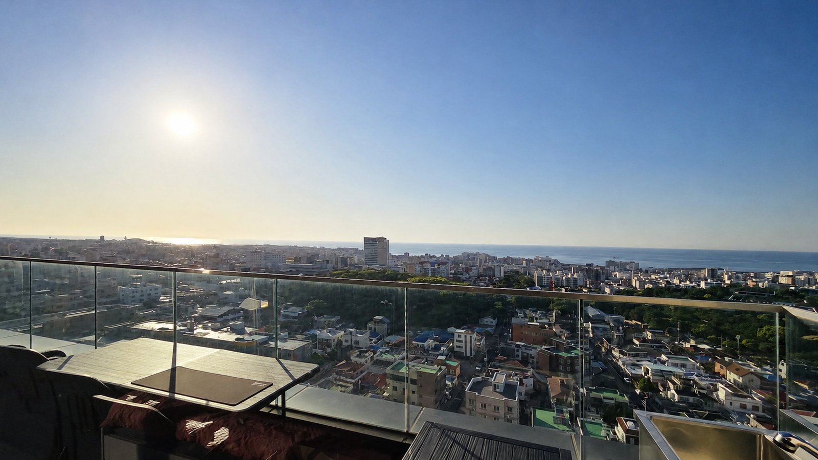 이도휴안더센트럴 1901호 일몰이 펼쳐지는 19층 테라스